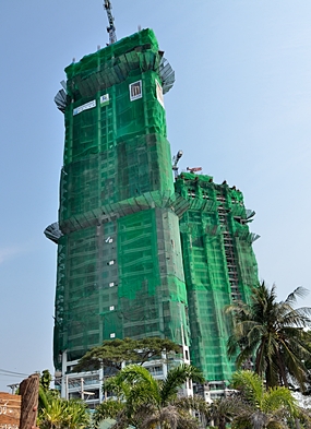 Building work on the Reflection project is progressing rapidly with the Ocean Tower now up to the 32nd floor.